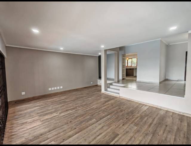 4 BEDROOM HOUSE FOR SALE IN BEREA WEST